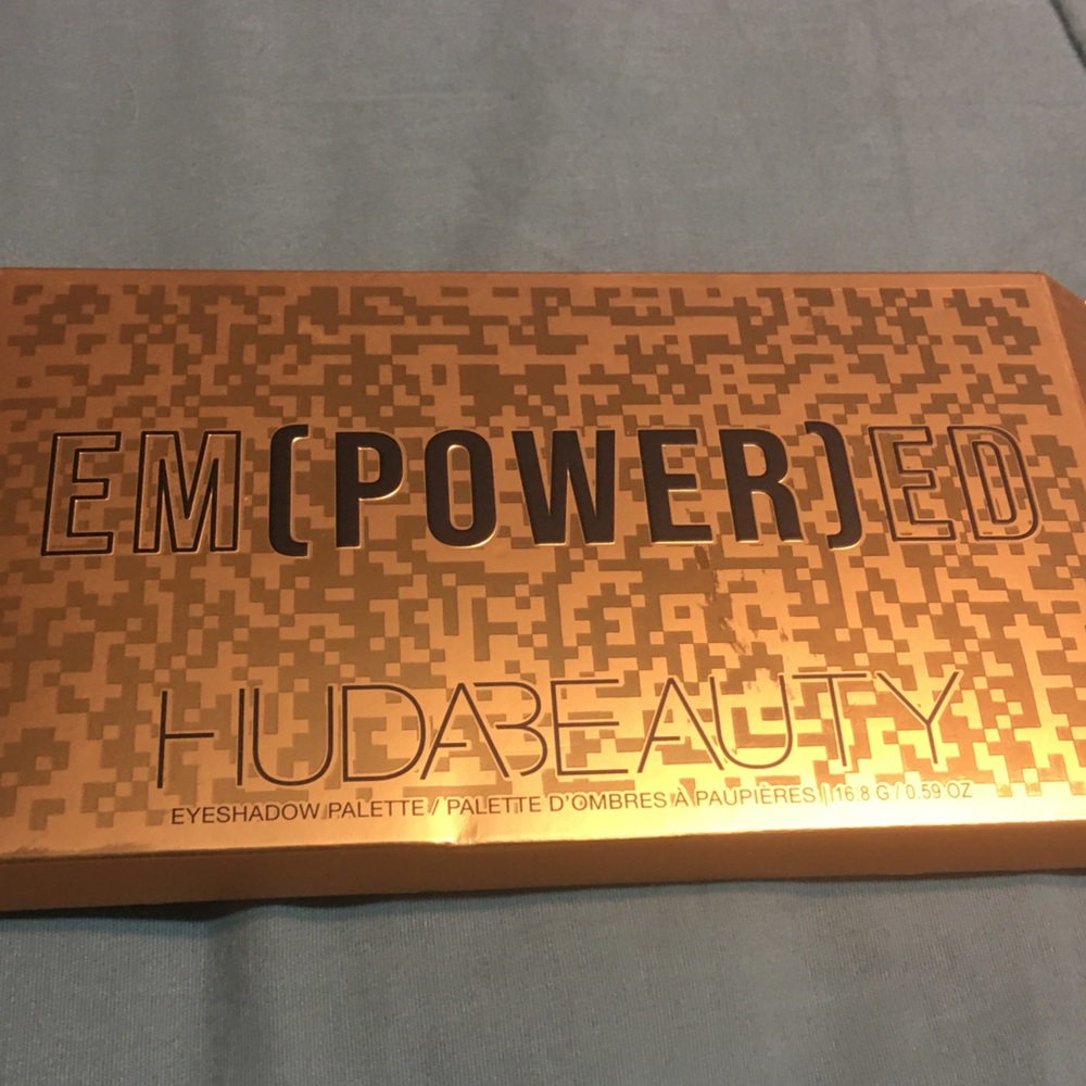 Huda Beauty Empowered Eyeshadow Palette